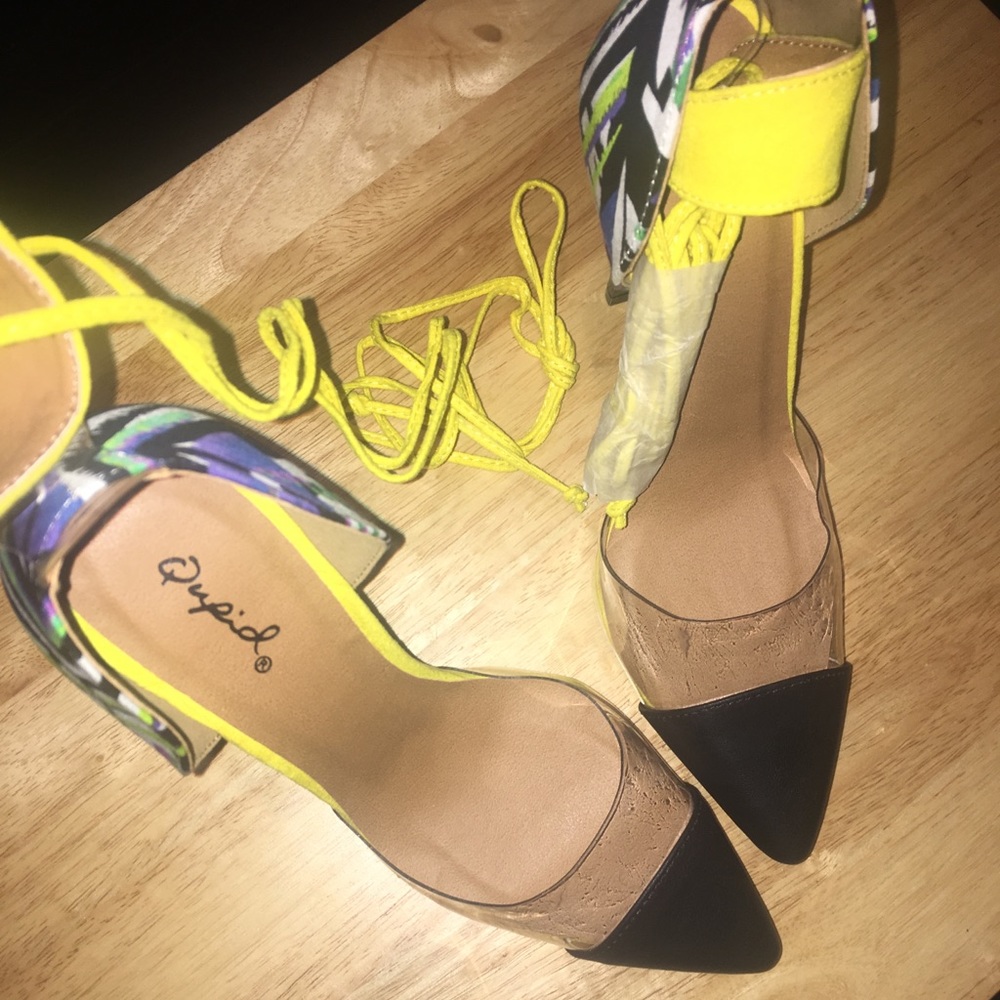 Women Qupid Rand-50  Pointy Ankle Wrap Pump